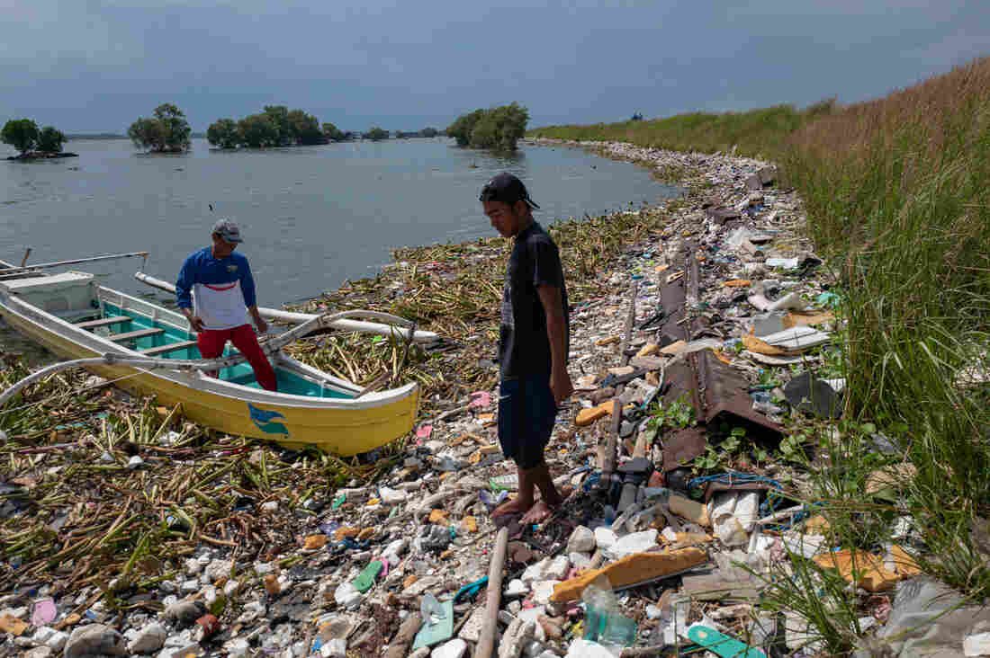 garbage-Navotas-shore