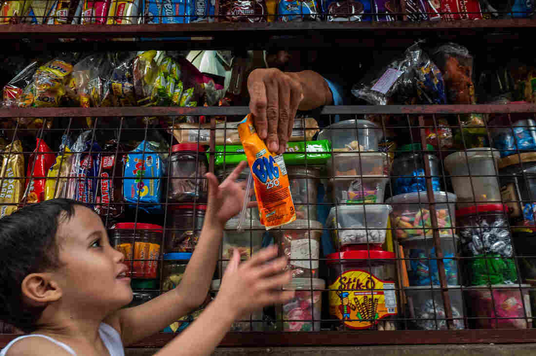 child-sari-sari-store-philippines