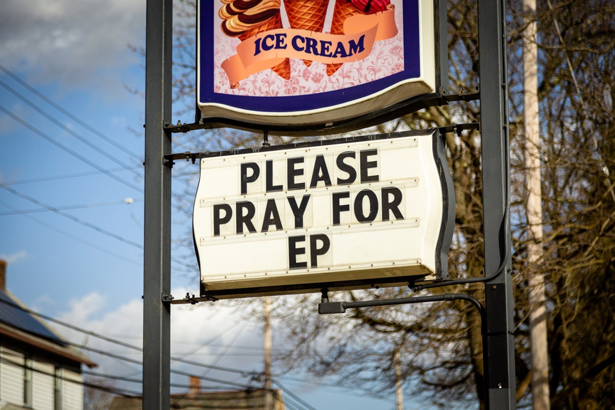 East Palestine Sign that says Please Pray For EP